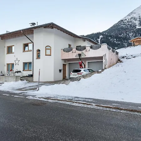 Apartament Paula *