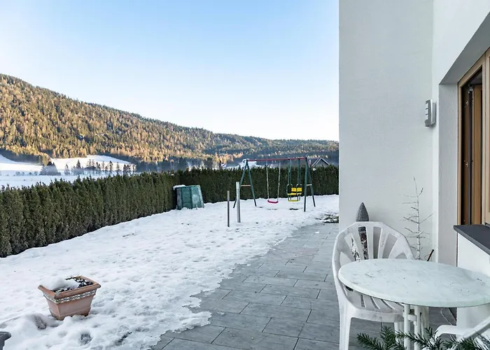 アパート Paula ロイタシュ